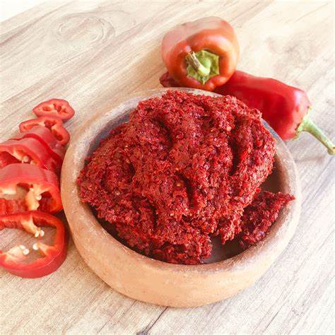 Ev Yapımı Güneşte Kurutma Katkısız Acı Biber Salçası 1kg